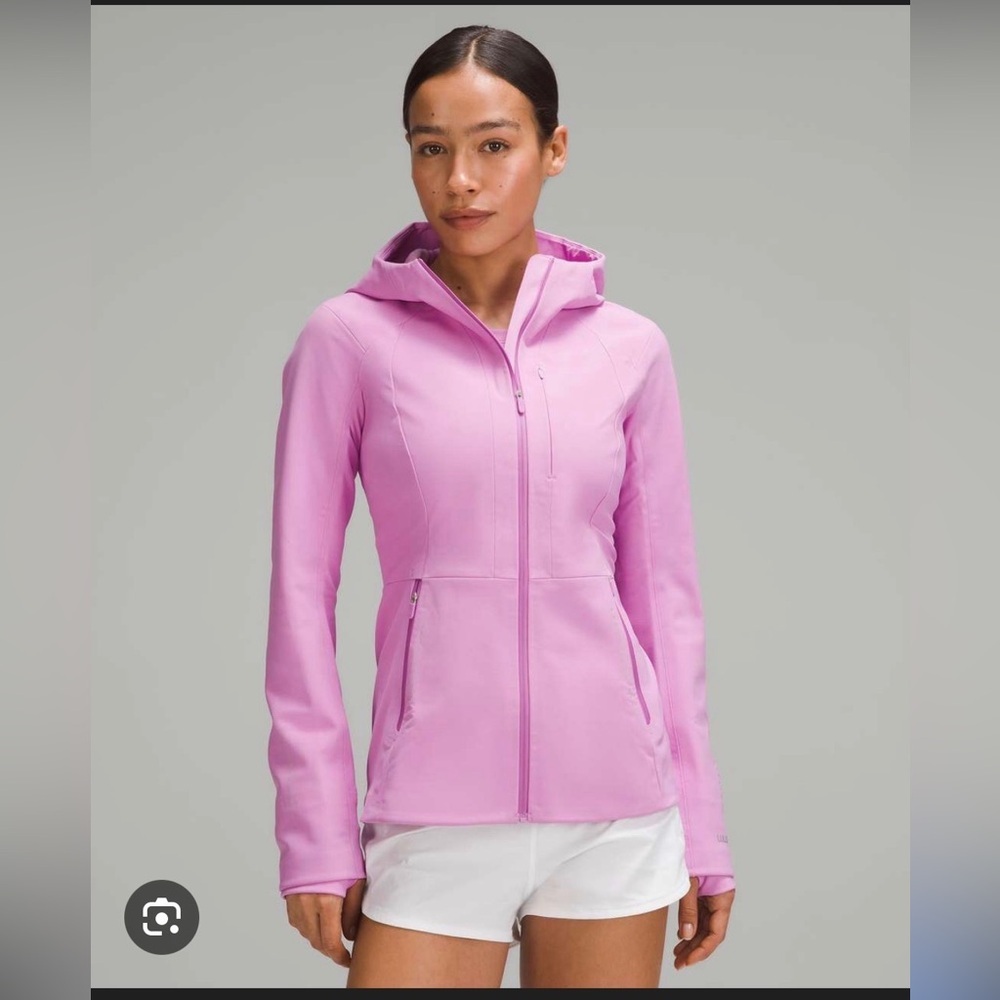 lululemon Cross Chill Jacket
RepelShell size 10
DESIGNED FOR RUNNING